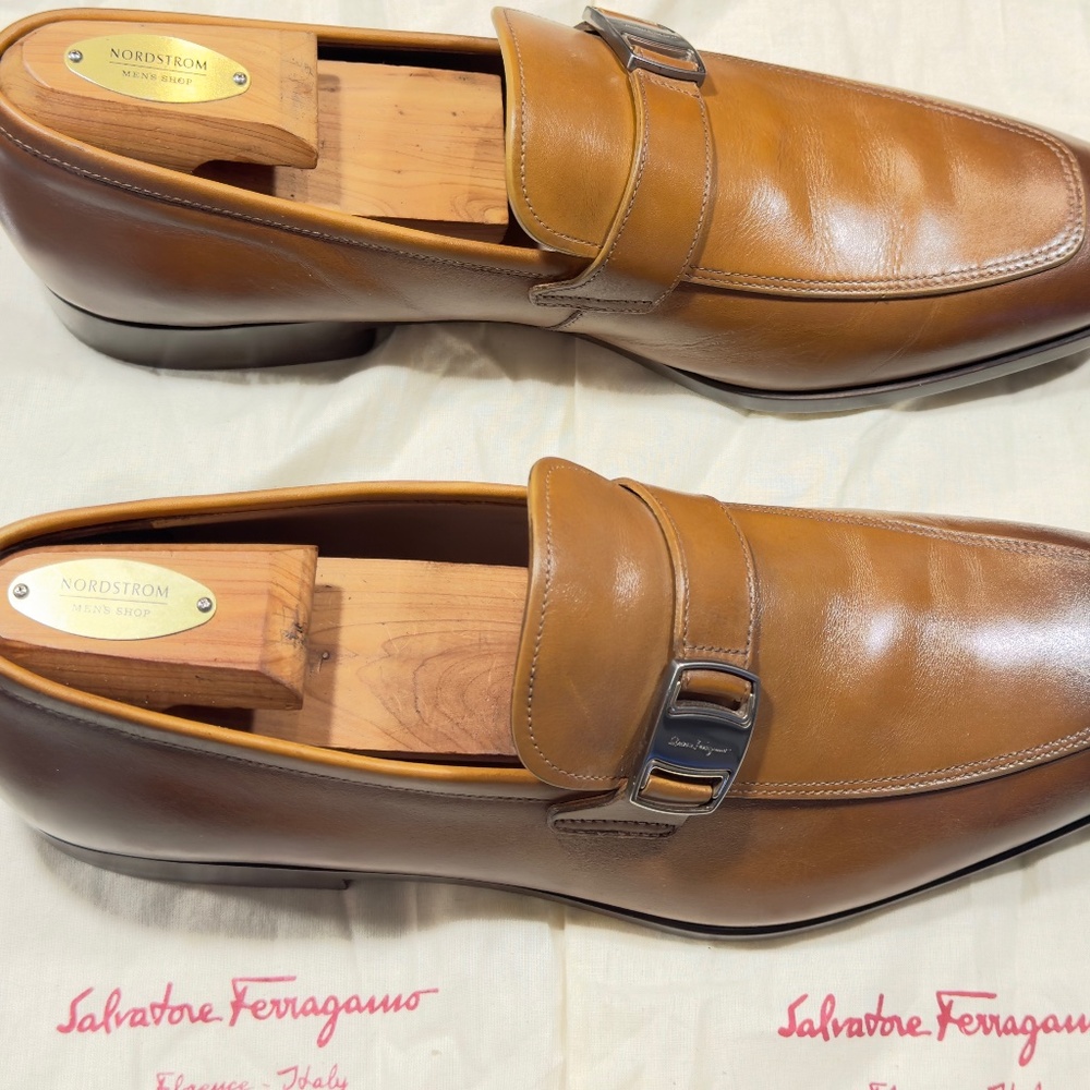 Salvatore Ferragamo mens loafer size 11 in Vicuña/Tan